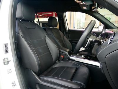 2025 Mercedes-BENZ GLB thumbnail 33