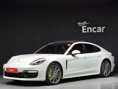 PORSCHE PANAMERA - 1
