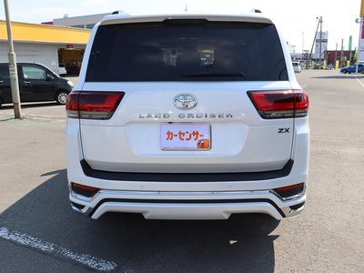 TOYOTA LAND CRUISER 300 - 5