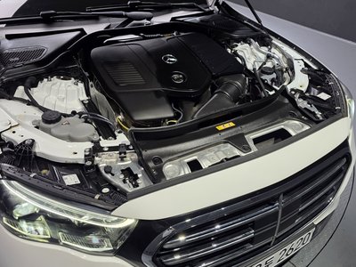 MERCEDES-BENZ E-CLASS - 7