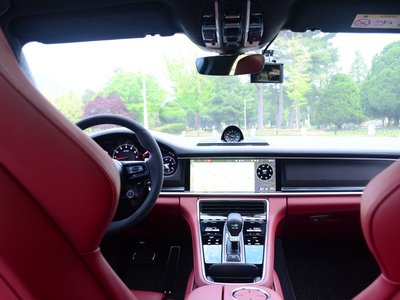 PORSCHE PANAMERA - 4