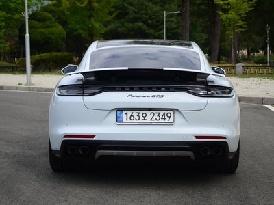 PORSCHE PANAMERA - 3