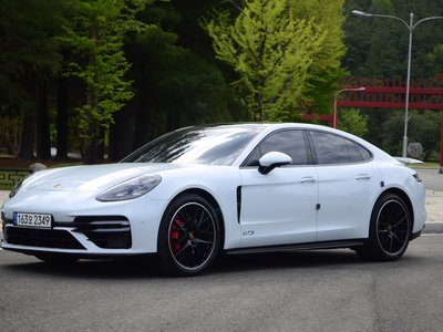 PORSCHE PANAMERA - 1