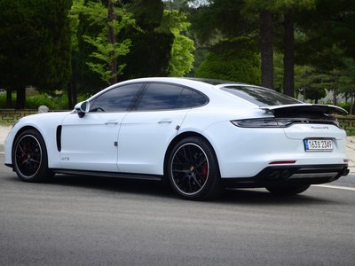 PORSCHE PANAMERA - 5