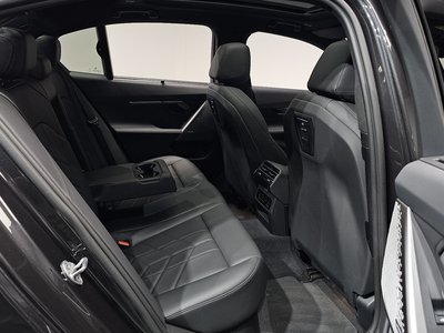 2024 BMW I5 — миниатюра 16