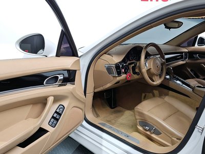 PORSCHE PANAMERA - 10