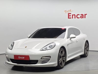 PORSCHE PANAMERA - 1