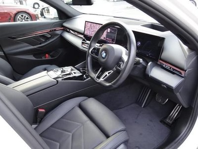2024 BMW 5 SERIES 照片 8