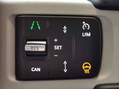 LAND ROVER DEFENDER - 10