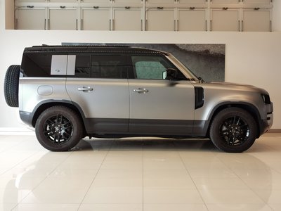 LAND ROVER DEFENDER - 9