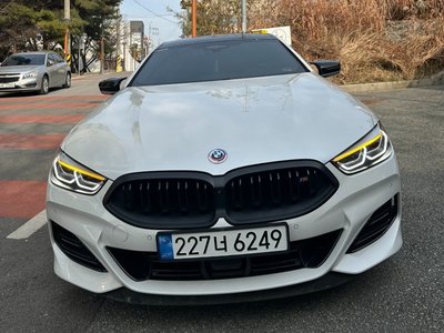 BMW 8 SERIES