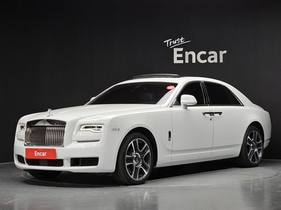 ROLLS-ROYCE GHOST