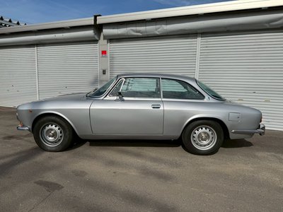 ALFA ROMEO 2000 - 10