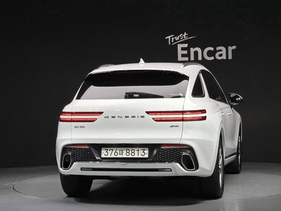 صورة 3 لـ 2022 Genesis GV70