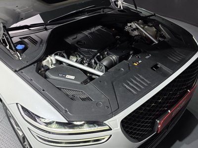 صورة 7 لـ 2022 Genesis GV70
