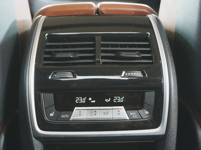 2021 BMW X7 — миниатюра 29