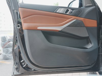 2021 BMW X7 — миниатюра 44