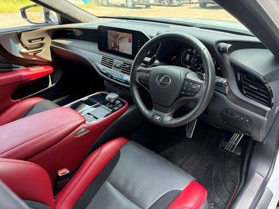 صورة 6 لـ 2021 Lexus LS