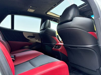 صورة 8 لـ 2021 Lexus LS