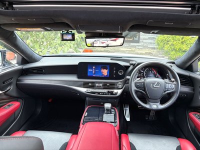 صورة 10 لـ 2021 Lexus LS