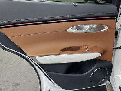 2024 Genesis GV70 — миниатюра 15