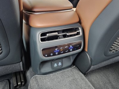 2024 Genesis GV70 — миниатюра 25