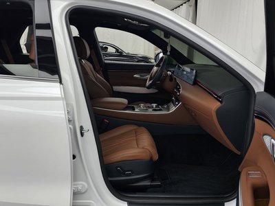 2024 Genesis GV70 — миниатюра 17
