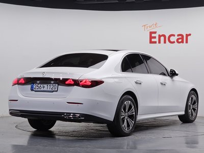 MERCEDES-BENZ E-CLASS - 3