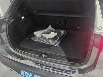 MERCEDES-BENZ EQA - 10