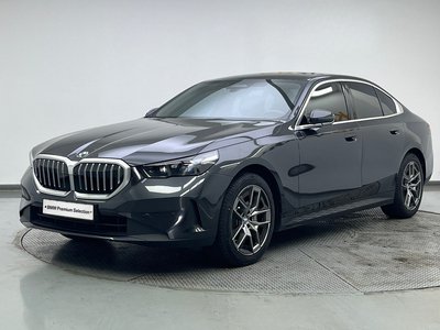 BMW 5 SERIES - 1