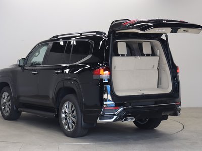 2025 Toyota LAND CRUISER 300 — миниатюра 38