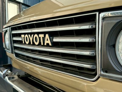 TOYOTA LAND CRUISER 60 - 7