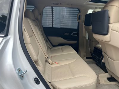 TOYOTA LAND CRUISER 300 - 5
