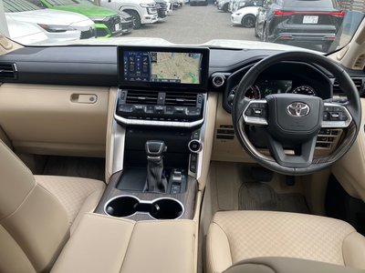TOYOTA LAND CRUISER 300 - 3