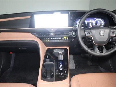 صورة 2 لـ 2024 Toyota CROWN SPORT