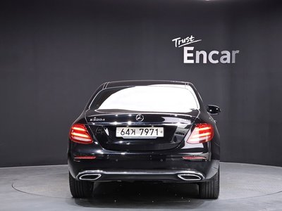 MERCEDES-BENZ E-CLASS - 3