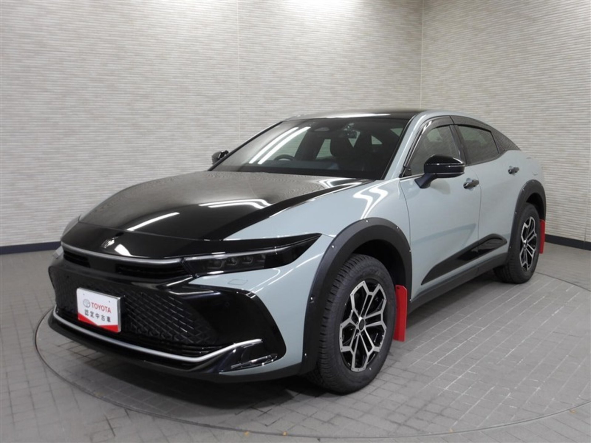 TOYOTA CROWN CROSSOVER - View 1