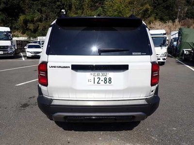 TOYOTA LAND CRUISER 250 - 5