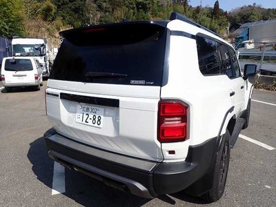TOYOTA LAND CRUISER 250 - 10