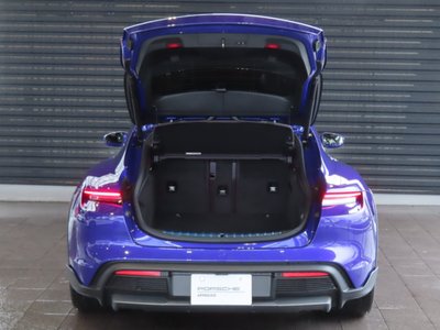 PORSCHE TAYCAN - 9