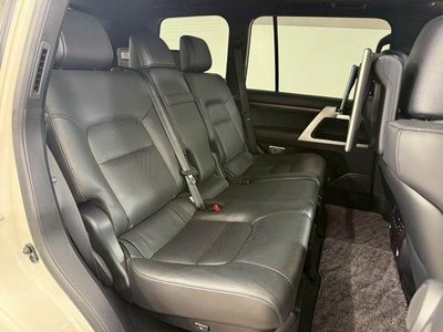 TOYOTA LAND CRUISER 200 - 7