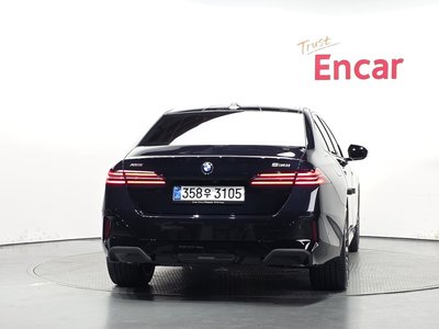 2026 BMW 5 SERIES 照片 3