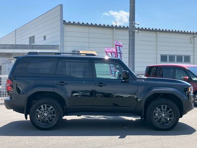 TOYOTA LAND CRUISER 250 - 7