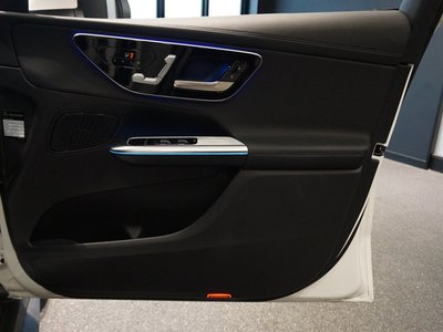2025 Mercedes-BENZ GLC thumbnail 32
