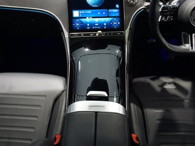 2025 Mercedes-BENZ GLC thumbnail 28