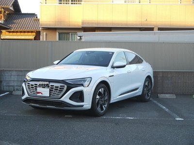 AUDI Q8 SPORTBACK E-TRON