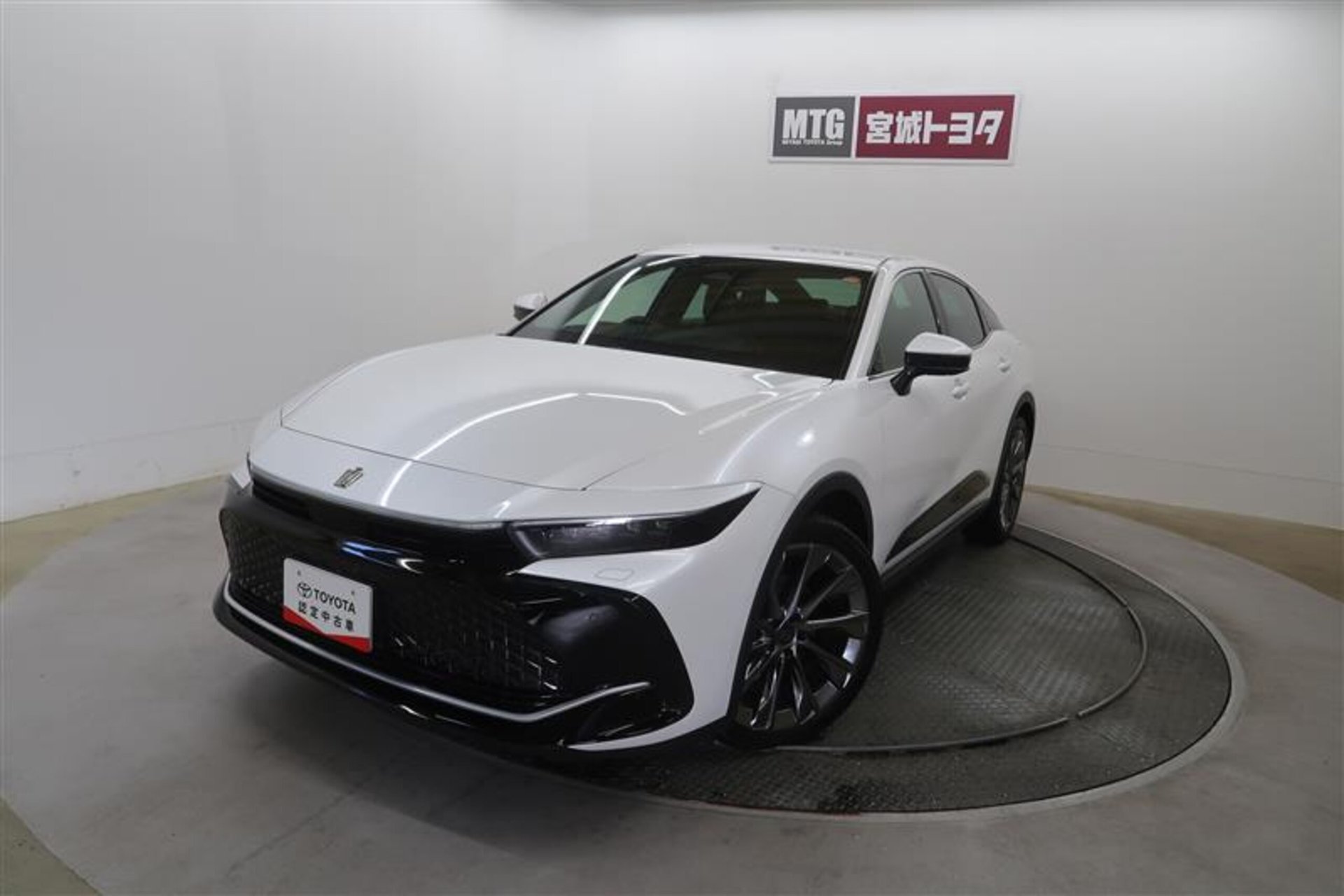 TOYOTA CROWN CROSSOVER - View 1