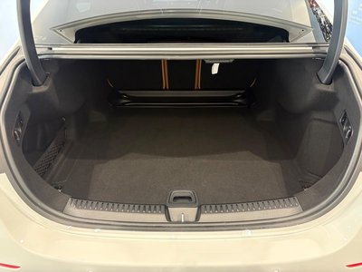 MERCEDES-BENZ E-CLASS - 8