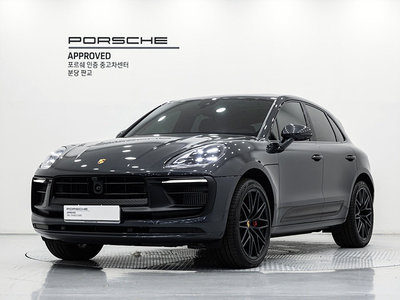 PORSCHE MACAN - 1