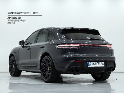 PORSCHE MACAN - 4